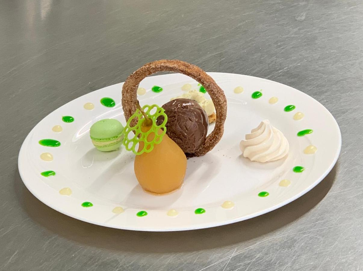 Hotel Restaurant Emshorn Oberems Bagian luar foto