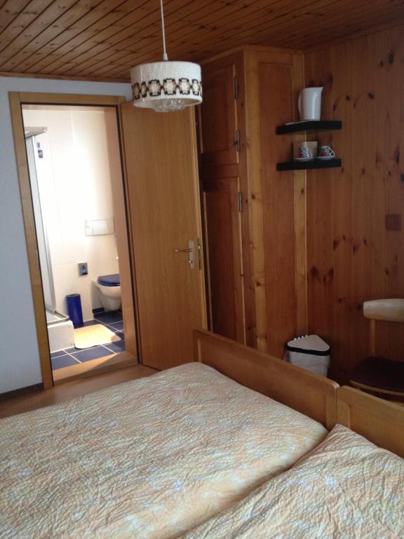 Hotel Restaurant Emshorn Oberems Ruang foto